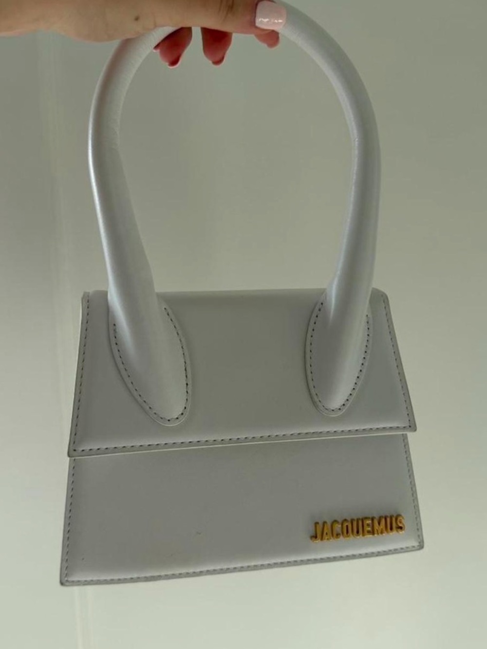 Jacquemus in white #Jacquemus 
One size